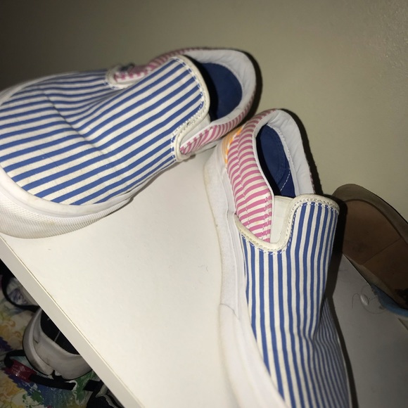 Vans - Picture 2 of 2